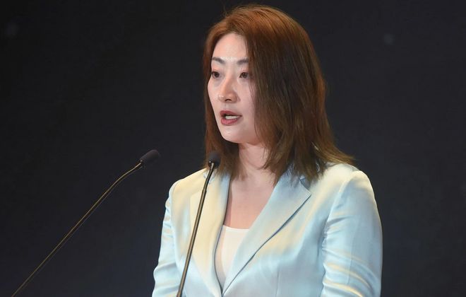 杜建英凭啥逼宫宗馥莉？娃哈哈宫斗的幕后，国资利益如何保全？
