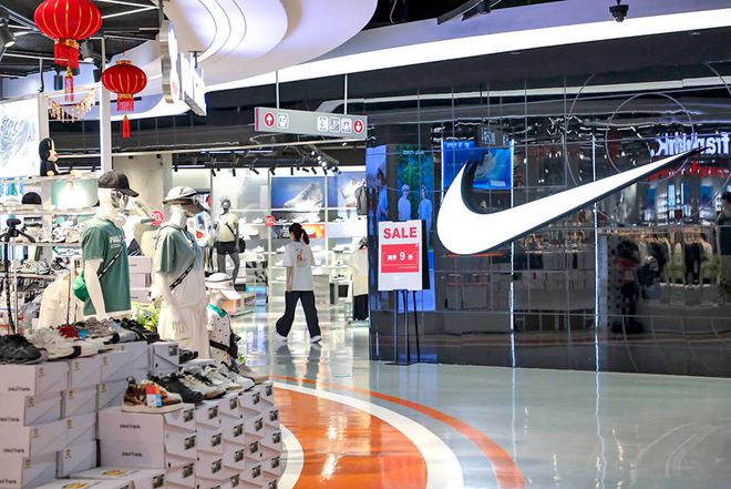 耐克中国，一年少卖70个亿